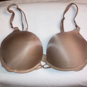 COPY - Victoria’s Secret Bra Bombshell